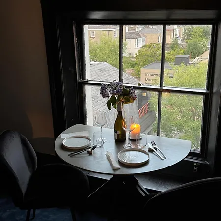Central Luxury With City View Apartment